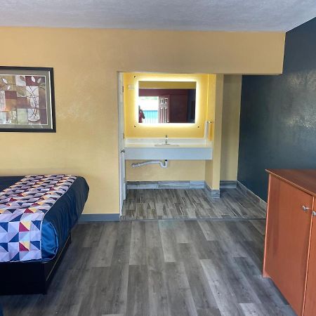 Economy Inn Hot Springs Bagian luar foto