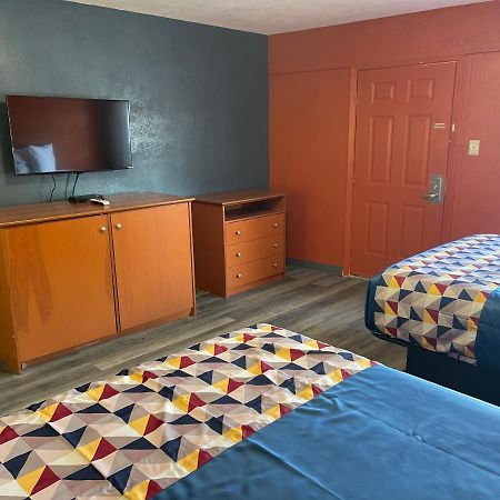 Economy Inn Hot Springs Bagian luar foto